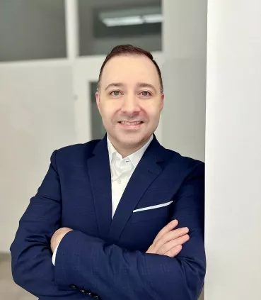 Dr. Med. Dent. Kasra Saremi‑Rad